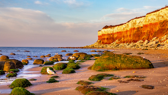 Hunstanton cliffs (iStock-1157311293) 327x186